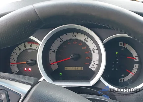 2015 Toyota Tacoma Base V6 z USA, uszkodzony, nr VIN 3TMLU4EN1FM201554